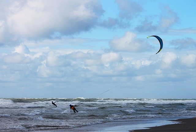 Hold sommerferien hjemme i Danmark med kitesurfing på Amager